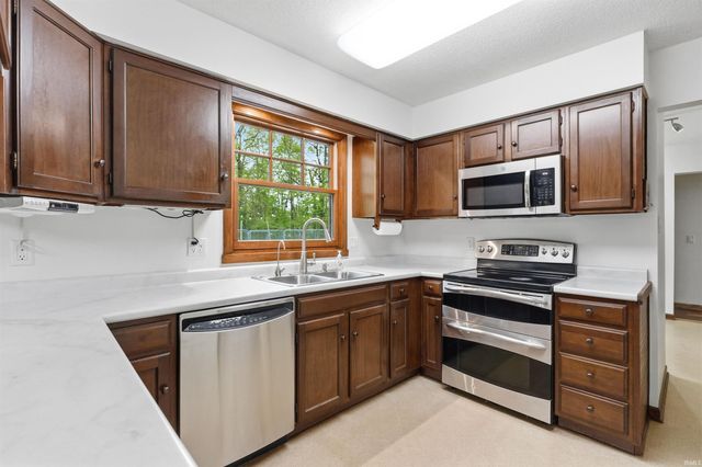 4627 Merriam Creek Drive, Fort Wayne, IN 46816