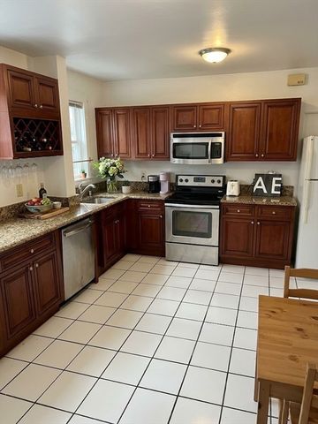 14 Hammondswood 2, Newton, MA 02467
