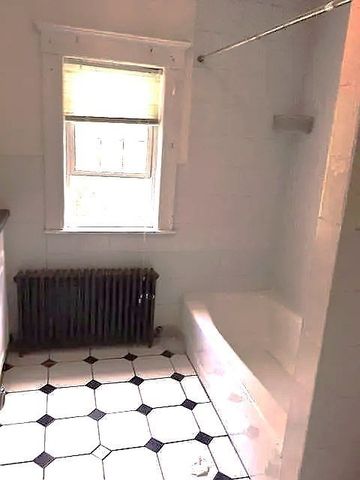 14 Hammondswood 2, Newton, MA 02467