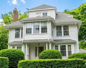 14 Hammondswood 2, Newton, MA 02467
