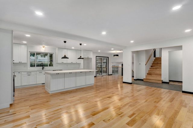 2145 E Shady Glen Drive, Springfield, MO 65804