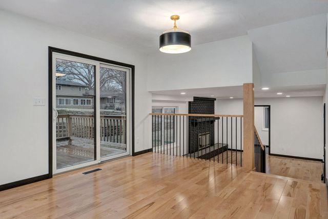 2145 E Shady Glen Drive, Springfield, MO 65804