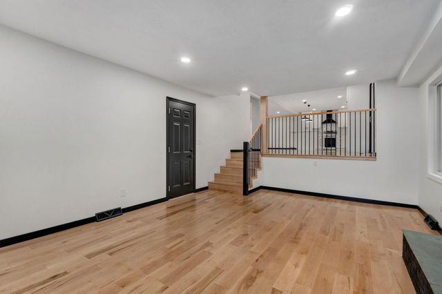 2145 E Shady Glen Drive, Springfield, MO 65804