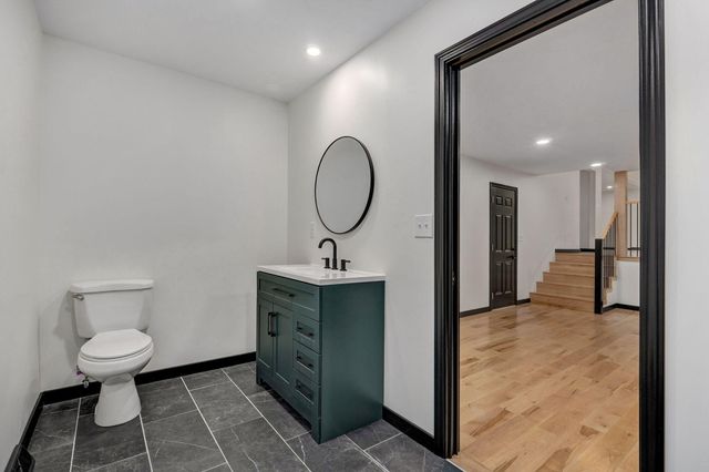 2145 E Shady Glen Drive, Springfield, MO 65804