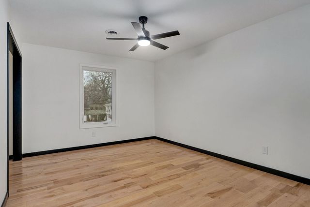 2145 E Shady Glen Drive, Springfield, MO 65804