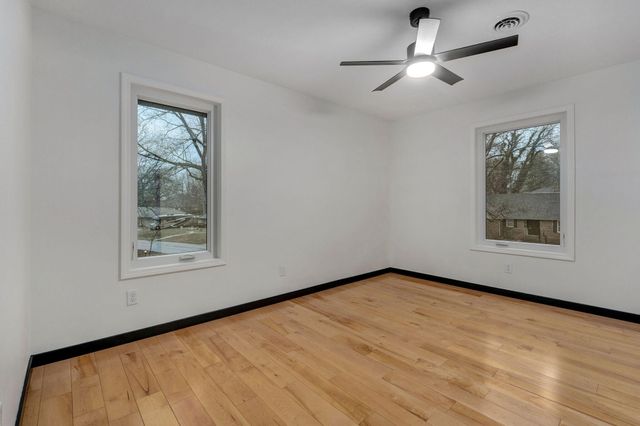 2145 E Shady Glen Drive, Springfield, MO 65804