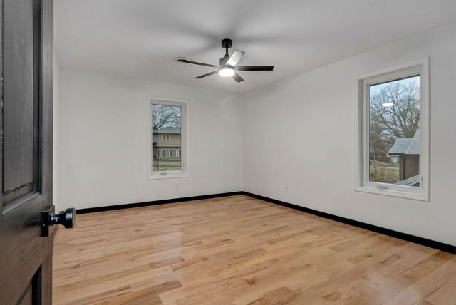 2145 E Shady Glen Drive, Springfield, MO 65804