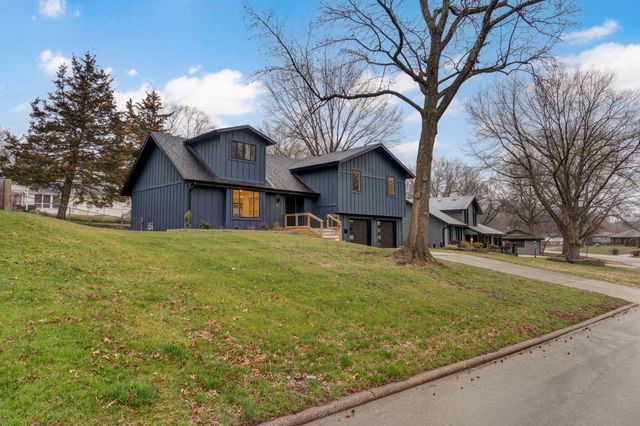 2145 E Shady Glen Drive, Springfield, MO 65804