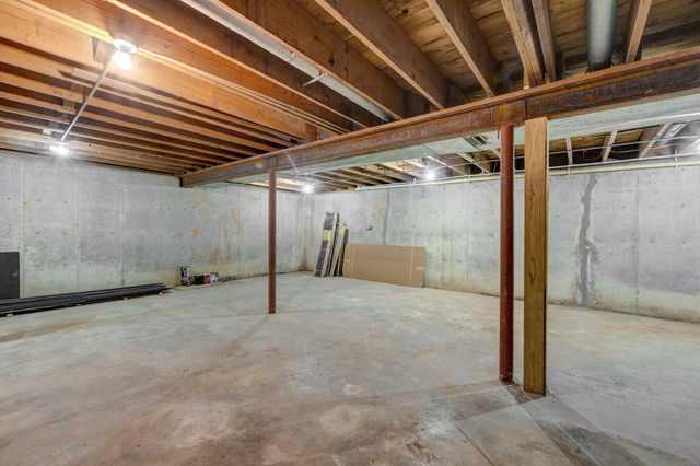 2145 E Shady Glen Drive, Springfield, MO 65804