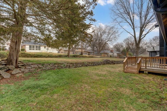 2145 E Shady Glen Drive, Springfield, MO 65804