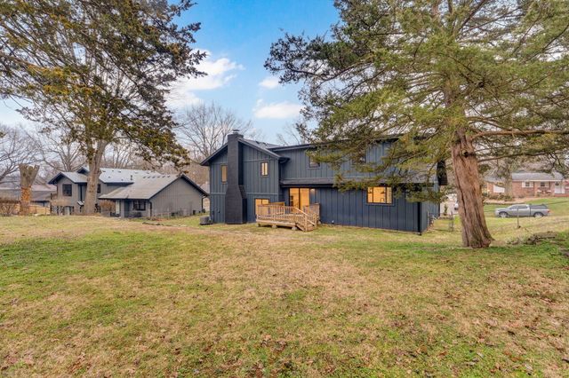 2145 E Shady Glen Drive, Springfield, MO 65804