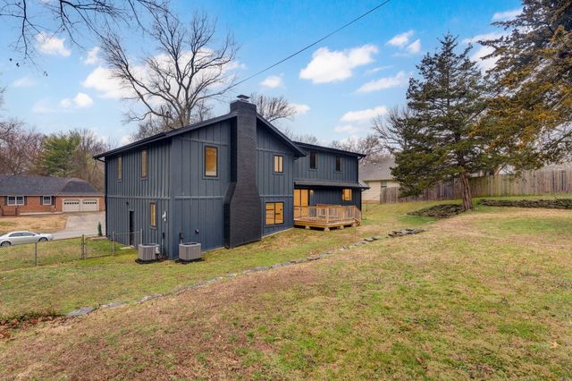 2145 E Shady Glen Drive, Springfield, MO 65804