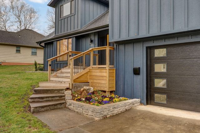 2145 E Shady Glen Drive, Springfield, MO 65804