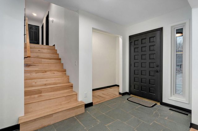 2145 E Shady Glen Drive, Springfield, MO 65804