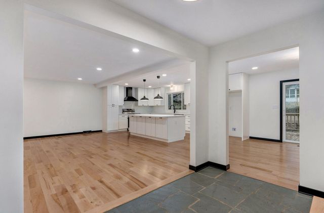 2145 E Shady Glen Drive, Springfield, MO 65804