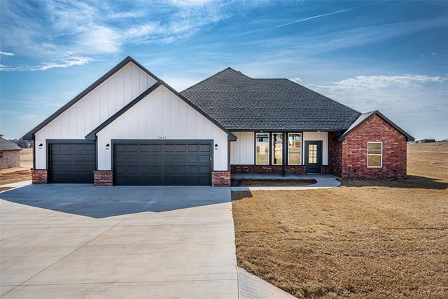 2447 Sierra Circle, Blanchard, OK 73010