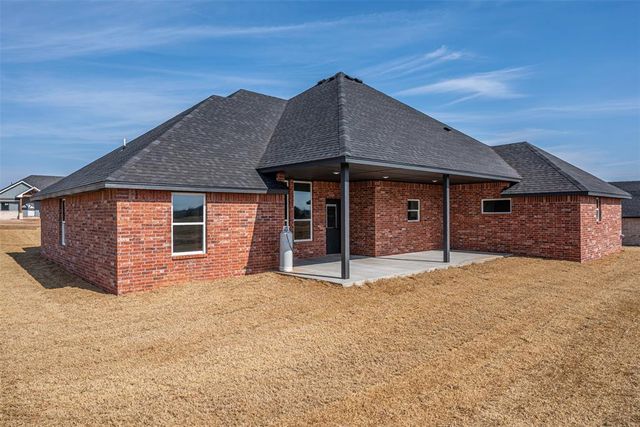2447 Sierra Circle, Blanchard, OK 73010