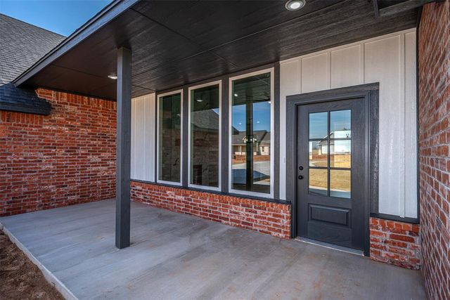 2447 Sierra Circle, Blanchard, OK 73010