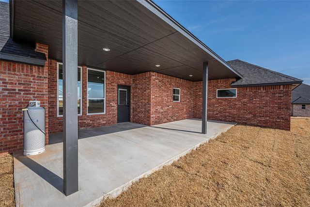 2447 Sierra Circle, Blanchard, OK 73010