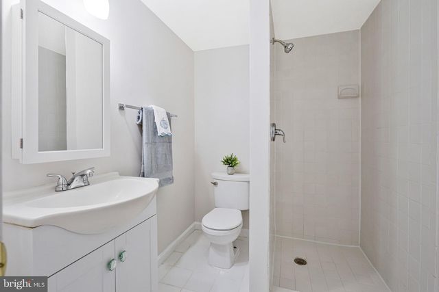 6401 OLD SCOTTS CT, Springfield, VA 22152