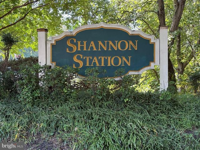 6401 OLD SCOTTS CT, Springfield, VA 22152