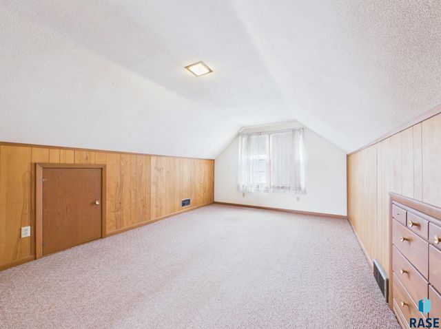 636 N Leadale Ave Avenue, Sioux Falls, SD 57103