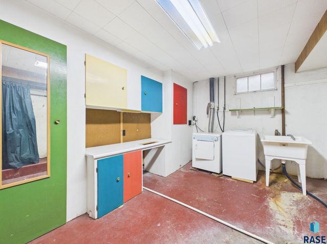 636 N Leadale Ave Avenue, Sioux Falls, SD 57103