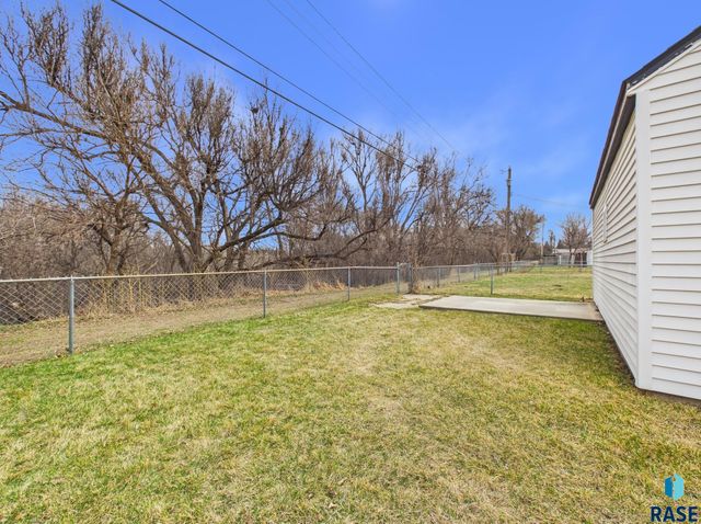 636 N Leadale Ave Avenue, Sioux Falls, SD 57103