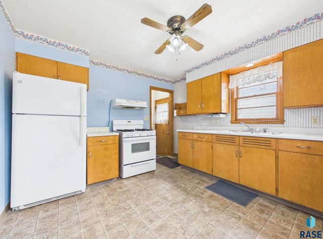 636 N Leadale Ave Avenue, Sioux Falls, SD 57103