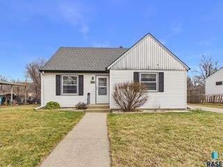636 N Leadale Ave Avenue, Sioux Falls, SD 57103