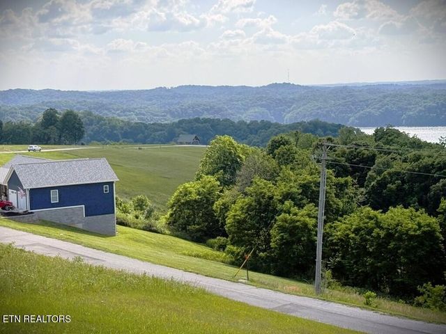 82 Mallard rd, Hilham, TN 38568