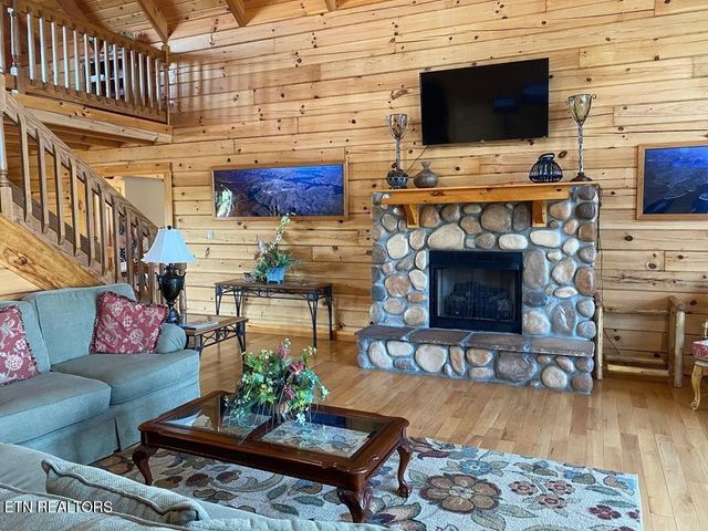 82 Mallard rd, Hilham, TN 38568