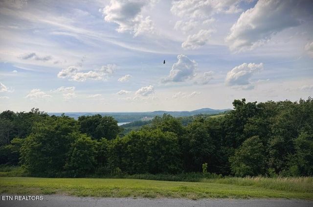 82 Mallard rd, Hilham, TN 38568