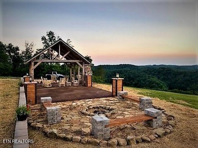 82 Mallard rd, Hilham, TN 38568
