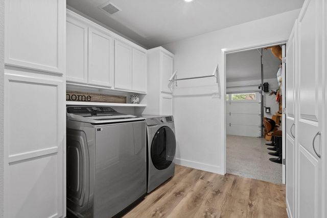 2802 Robin RD, Manchaca, TX 78652