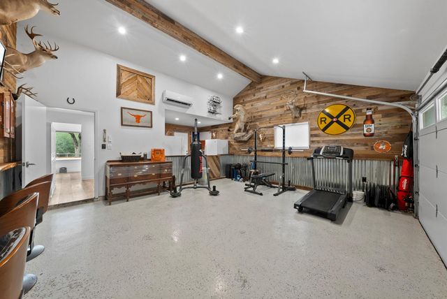 2802 Robin RD, Manchaca, TX 78652