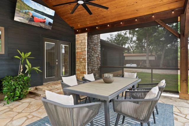 2802 Robin RD, Manchaca, TX 78652