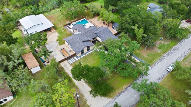 2802 Robin RD, Manchaca, TX 78652