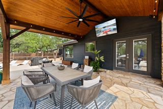 2802 Robin RD, Manchaca, TX 78652