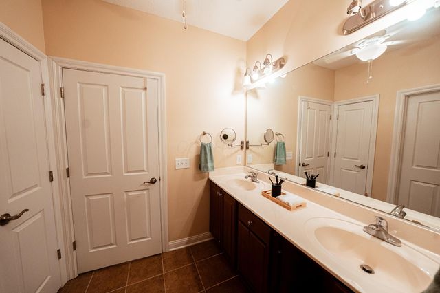 1143 Little Bear Place, Lewis Center, OH 43035