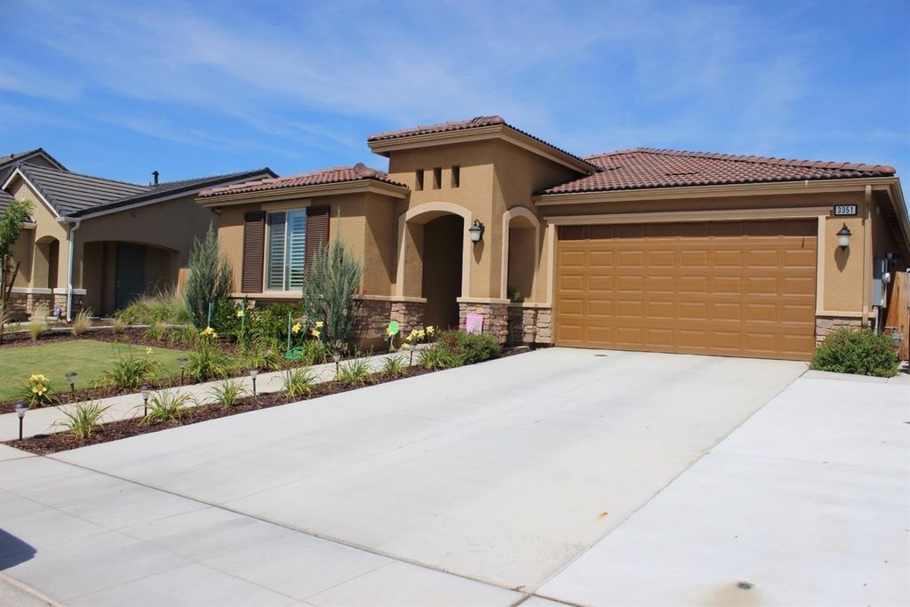 3351 Cordova Avenue, Clovis, CA 93619