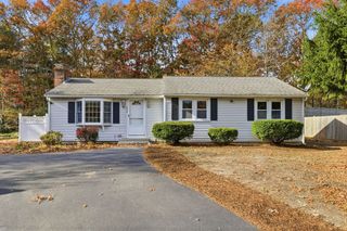 544 Cotuit Rd, Mashpee, MA 02649