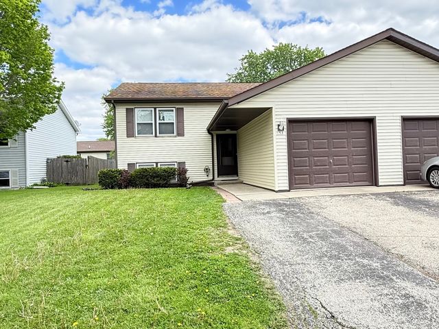653 Ziegler Drive 653, Grayslake, IL 60030