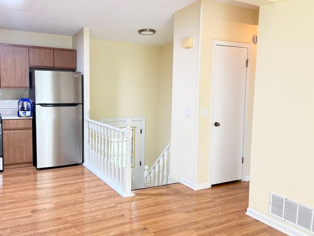 653 Ziegler Drive 653, Grayslake, IL 60030