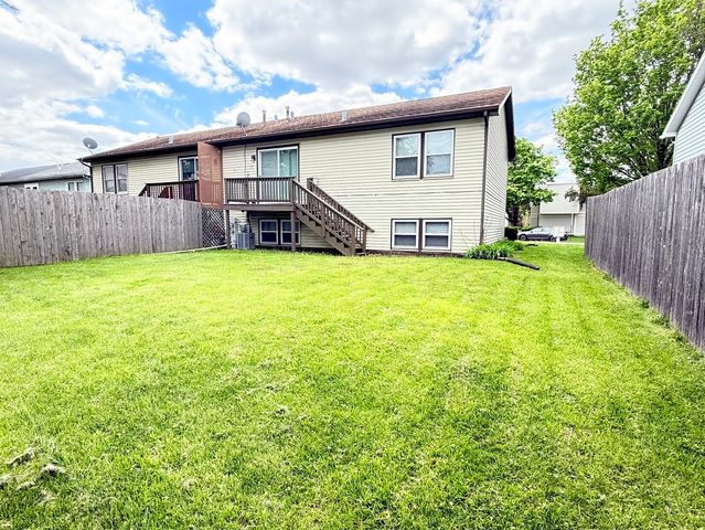 653 Ziegler Drive 653, Grayslake, IL 60030