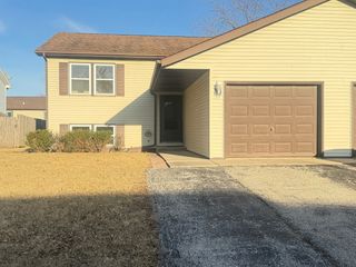 653 Ziegler Drive 653, Grayslake, IL 60030