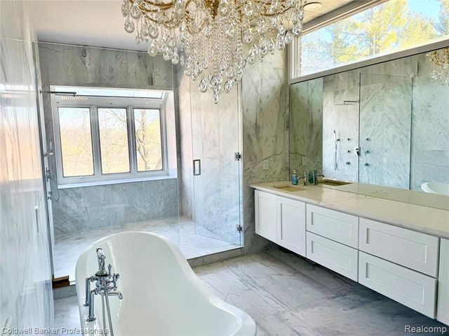 4692 W Wickford, Bloomfield Hills, MI 48302