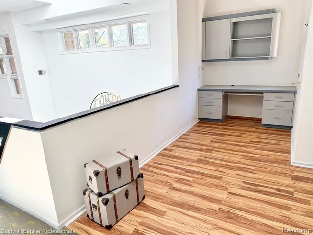 4692 W Wickford, Bloomfield Hills, MI 48302