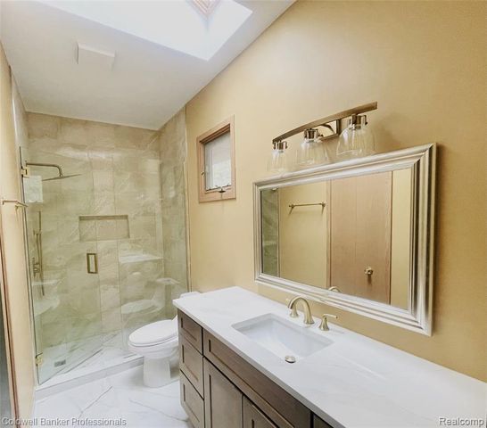 4692 W Wickford, Bloomfield Hills, MI 48302