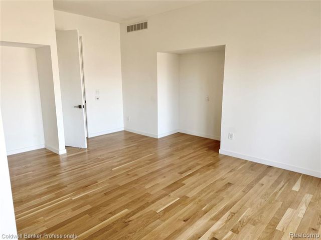 4692 W Wickford, Bloomfield Hills, MI 48302